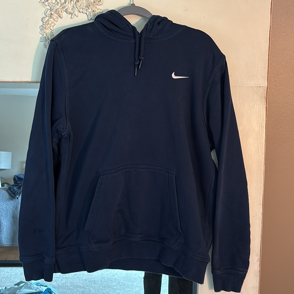 Nike Embroidered Swoosh Classic Pullover Hoodie Men’s Size Large.  navy Blue